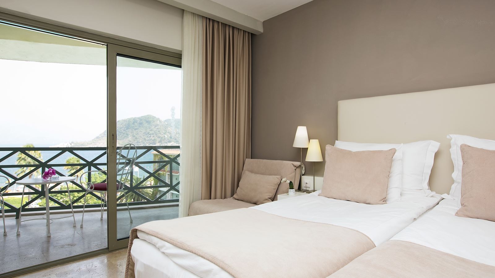 rooms-standard-room-sea-view