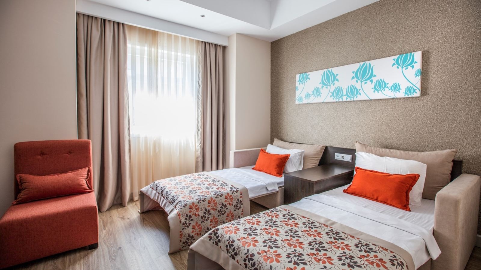 rooms-club-family-room-half-sea-view