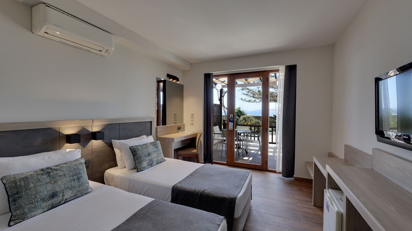 rooms-family-seaview-room