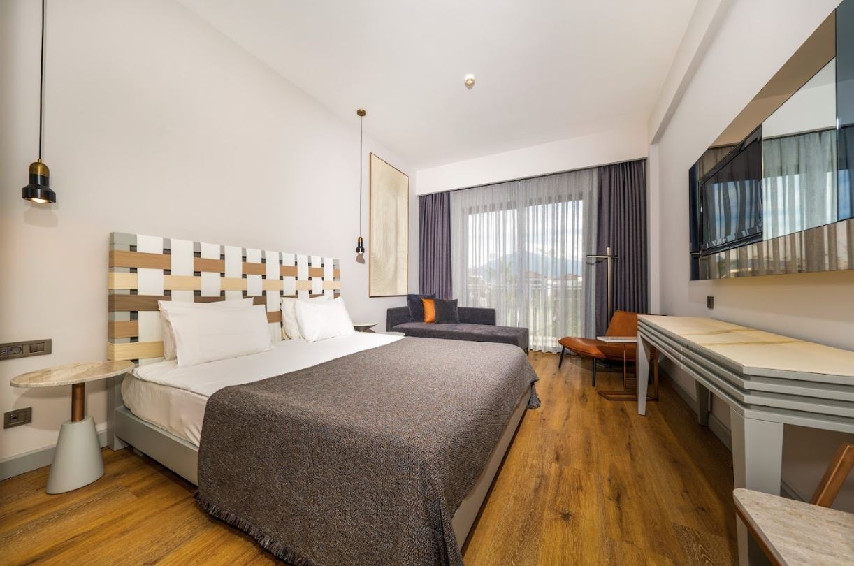 rooms-standart-land-view-room