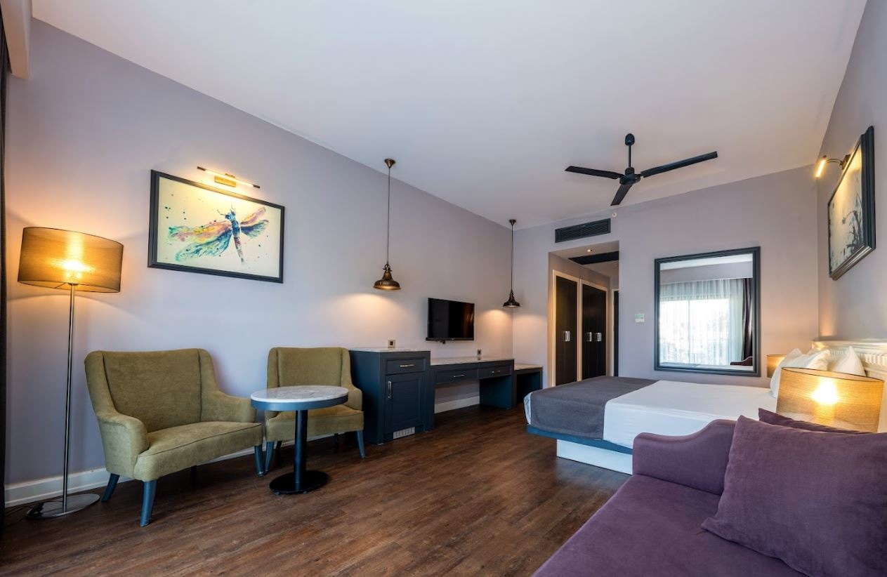 rooms-standart-pool-view-room