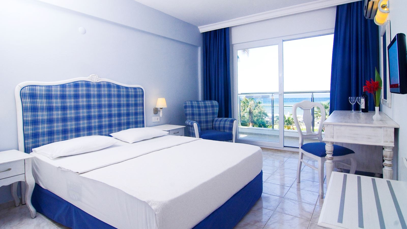 rooms-standard-room-sea-view-balcony-or-terrace