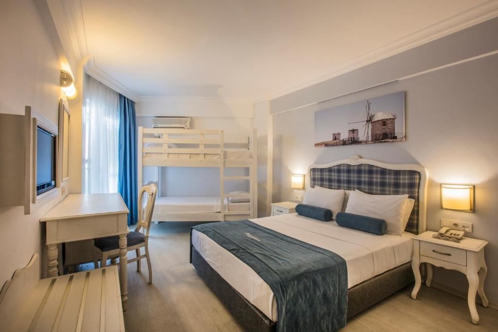 rooms-bunkbed-room-land-view-balcony-or-terrace