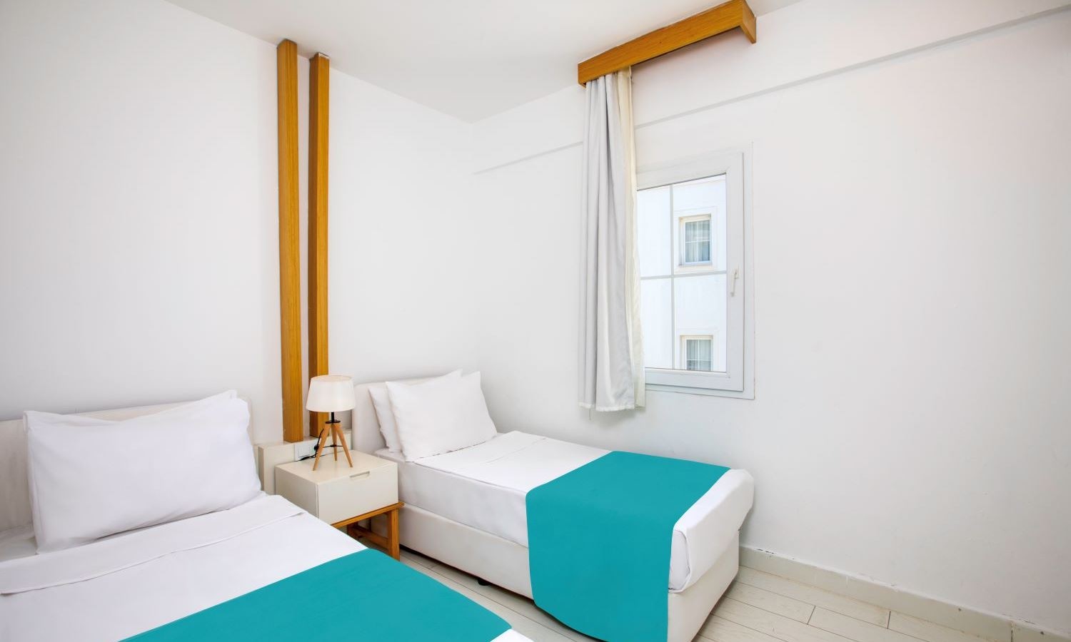 rooms-annex-family-room-2-bedrooms