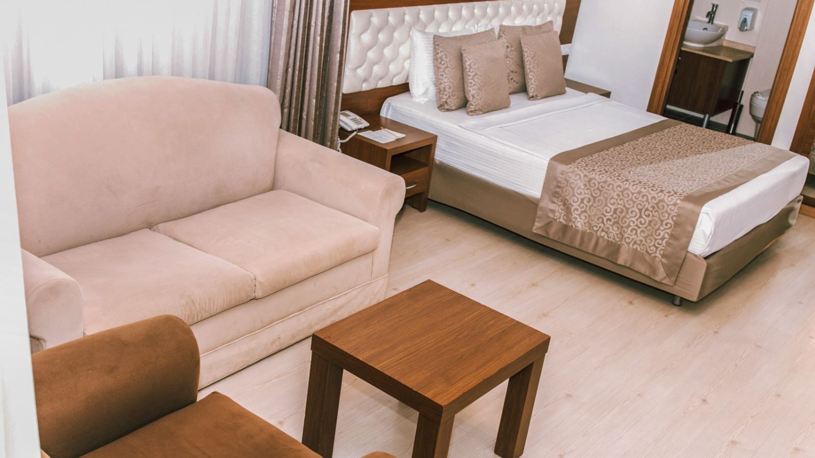 rooms-standard-room-land-view