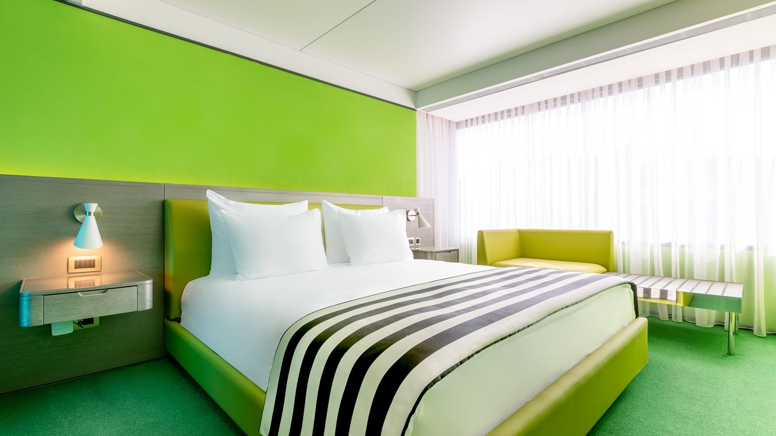 rooms-modern-standard-room