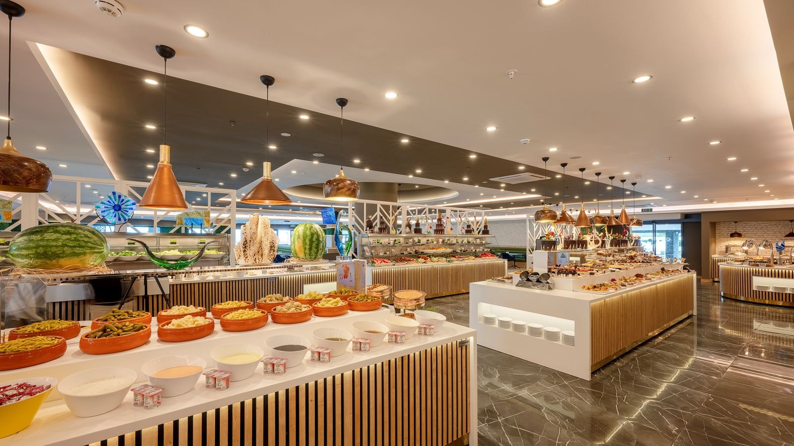 restaurants-savarona-restaurant