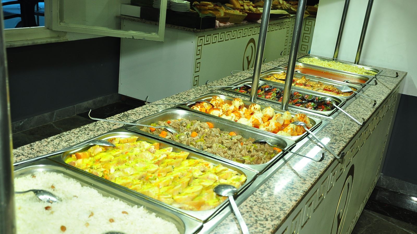 restaurants-restaurant