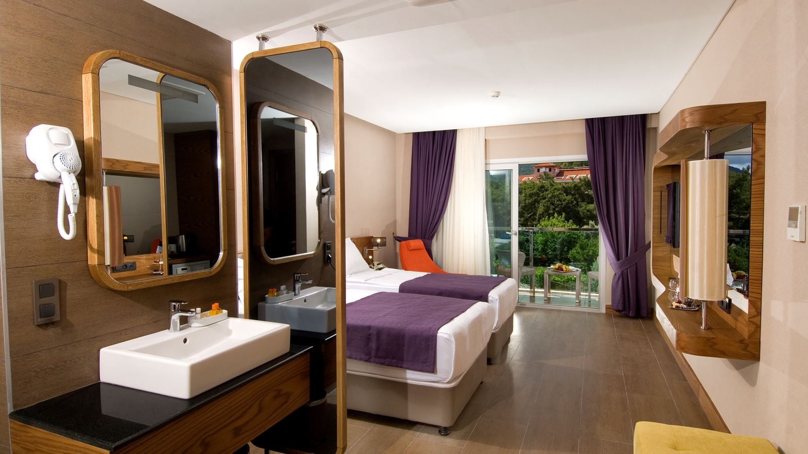 rooms-land-view-room