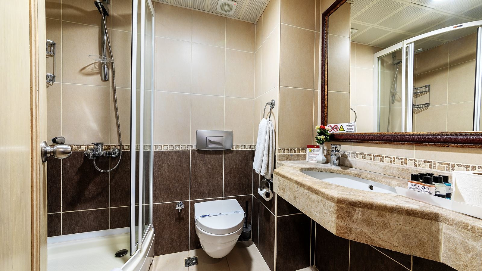 rooms-standard-room-land-view