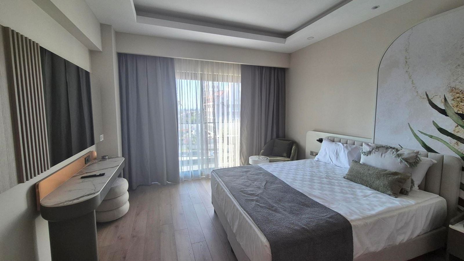 rooms-standart-room-pool-view