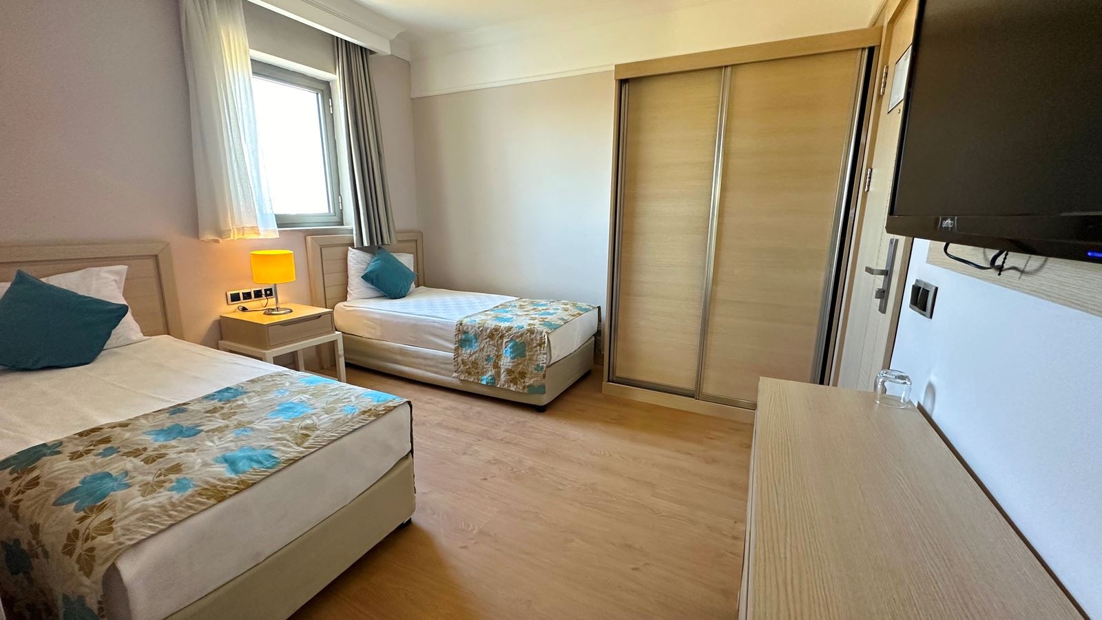 rooms-family-2-bedrooms