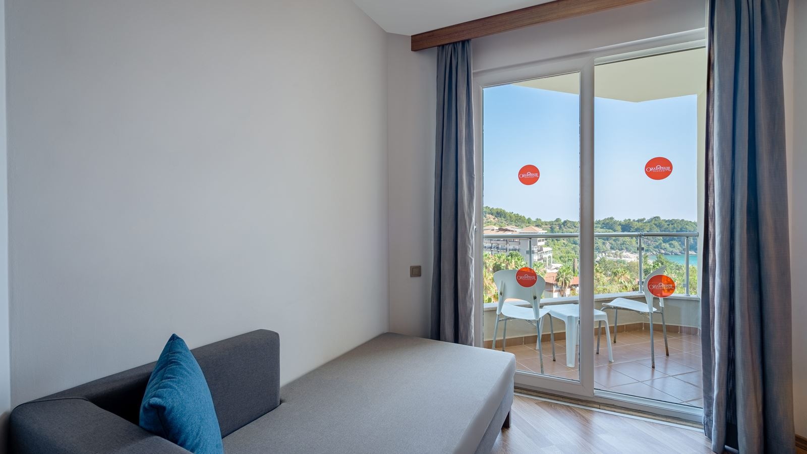 rooms-jasmin-standard-room