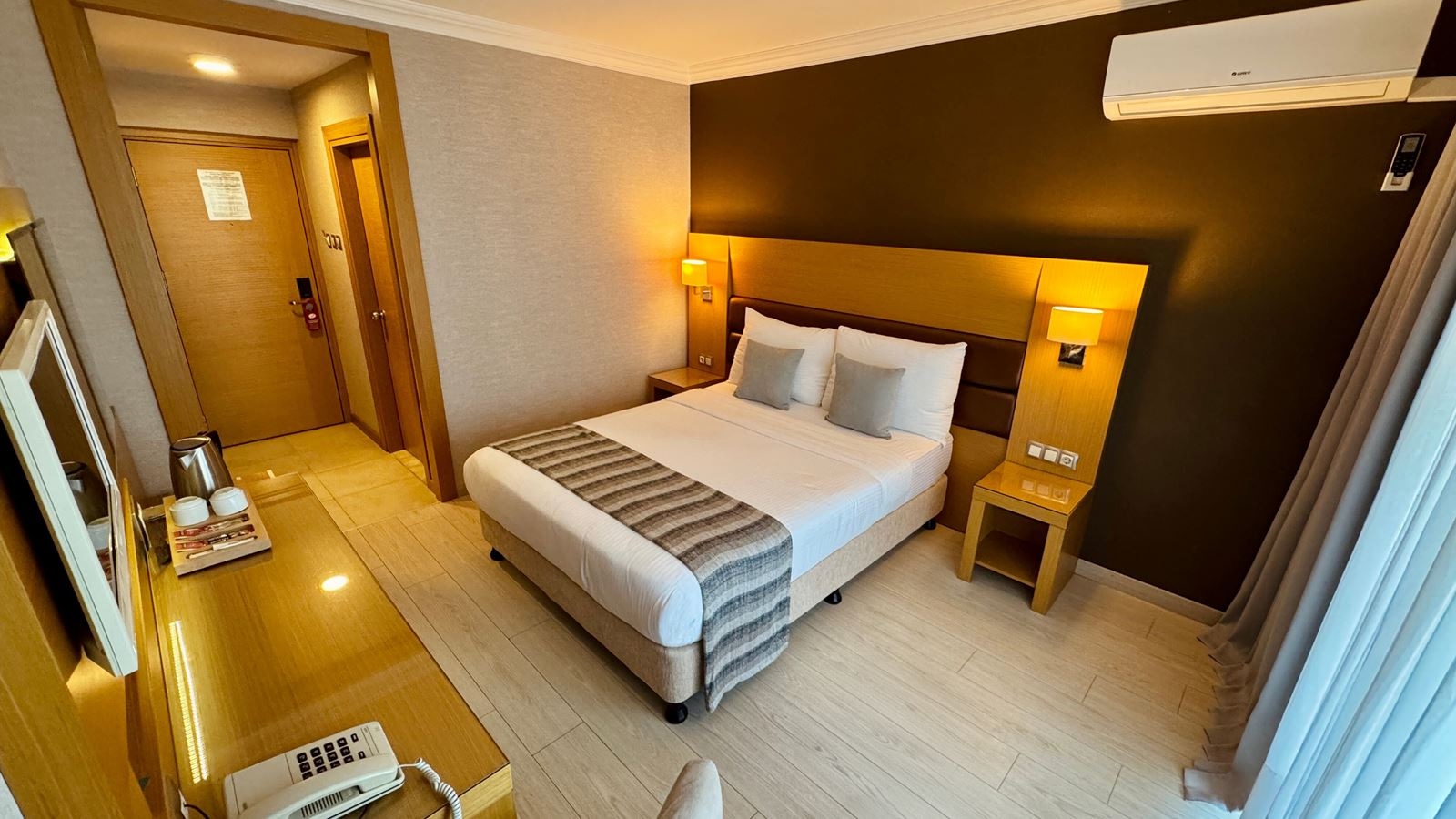 rooms-standard-room-land-view