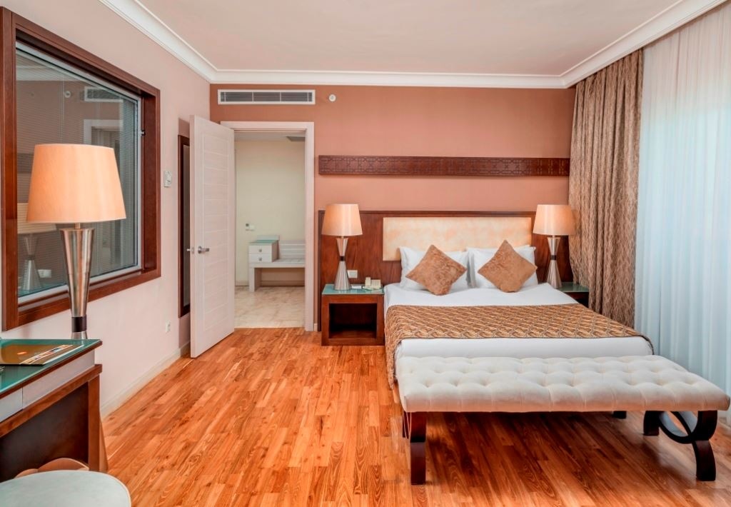 rooms-family-room-sea-view