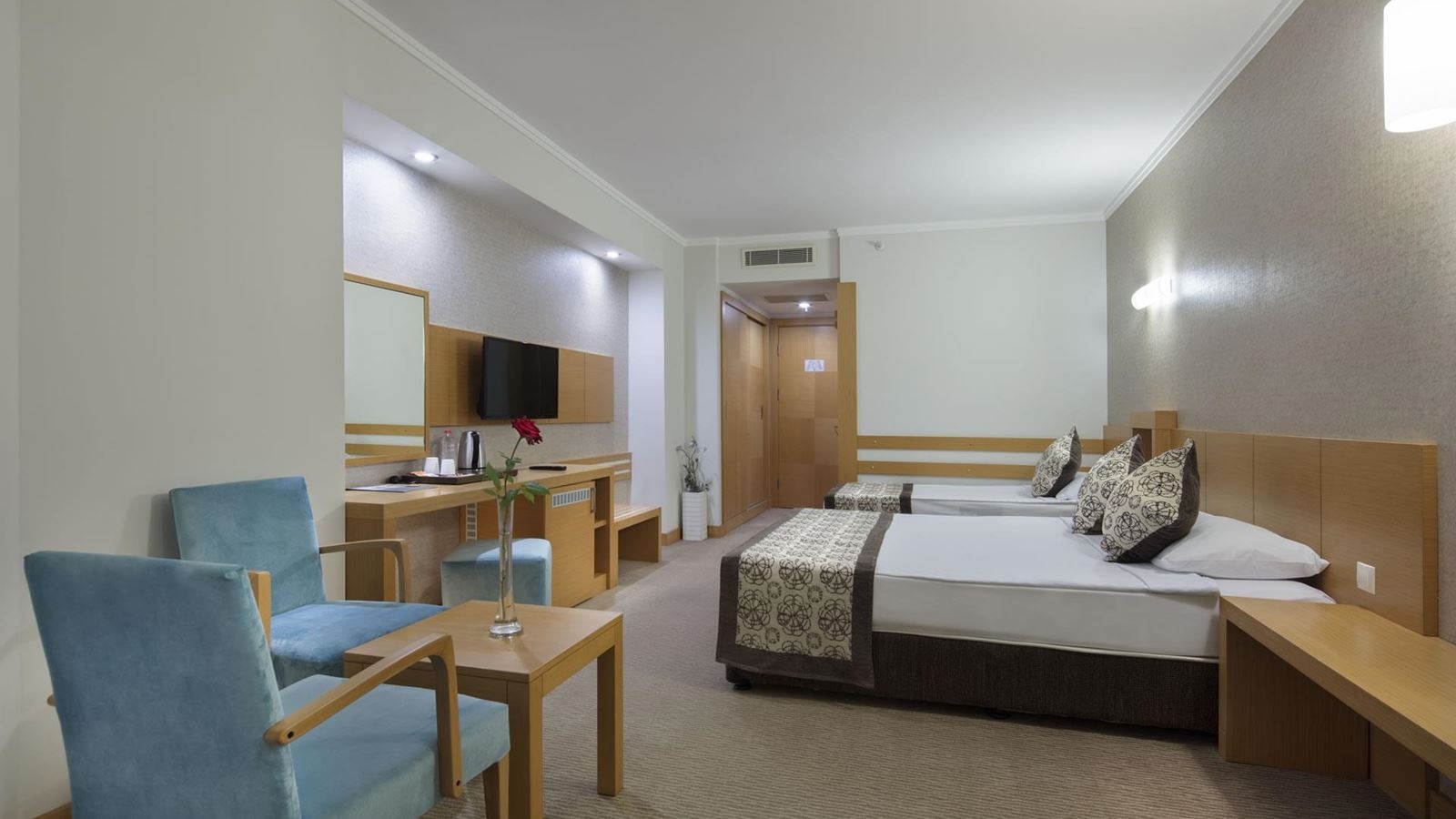 rooms-standard-land-view