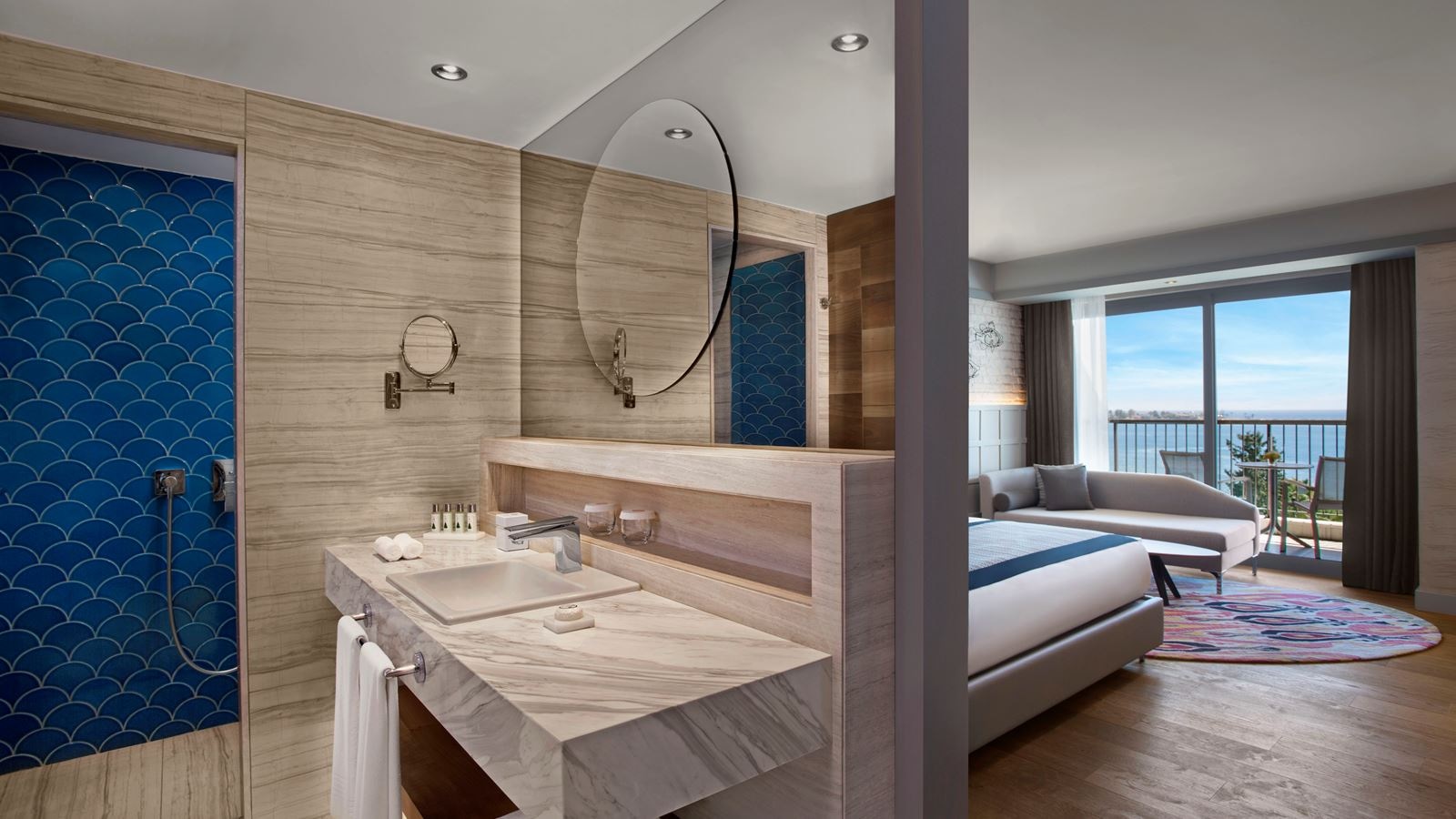 rooms-deluxe-room-direct-sea-view