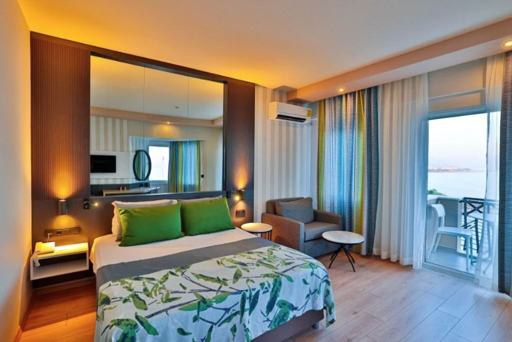 rooms-standart-room-side-sea-view