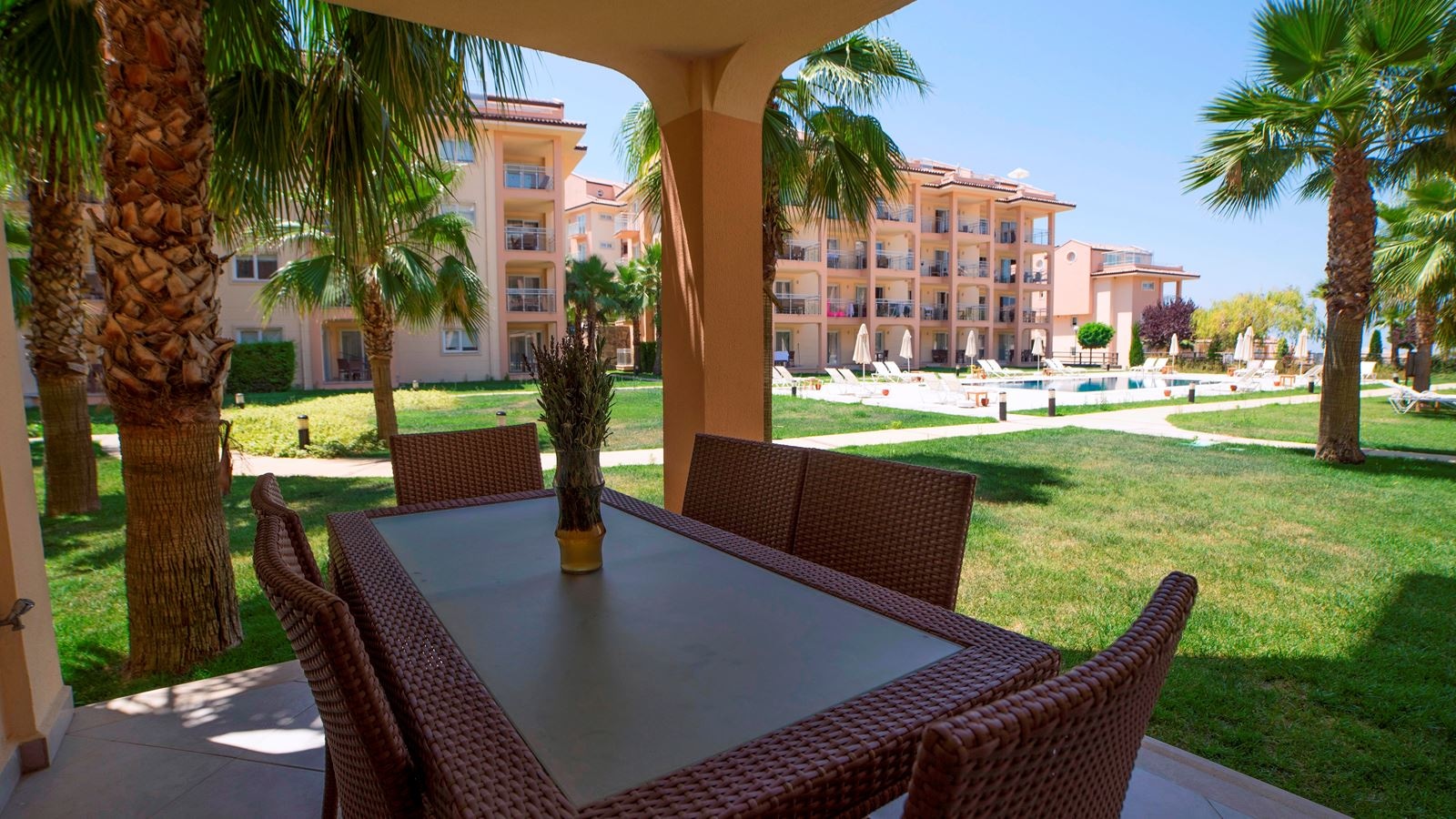 rooms-classic-suite-1-bedroom-balcony-or-terrace