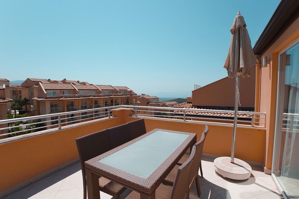 rooms-penthouse-dublex-suite-3-bedrooms-balcony-or-terrace