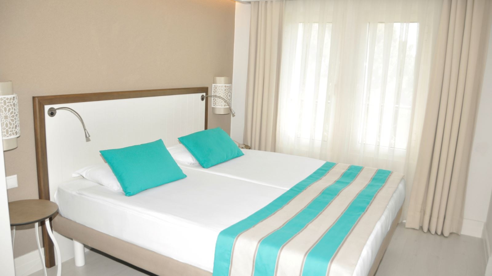 rooms-double-room-classic-dbl1