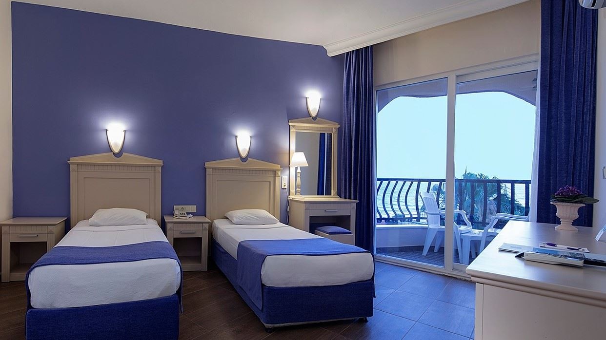 rooms-standard-room-land-view