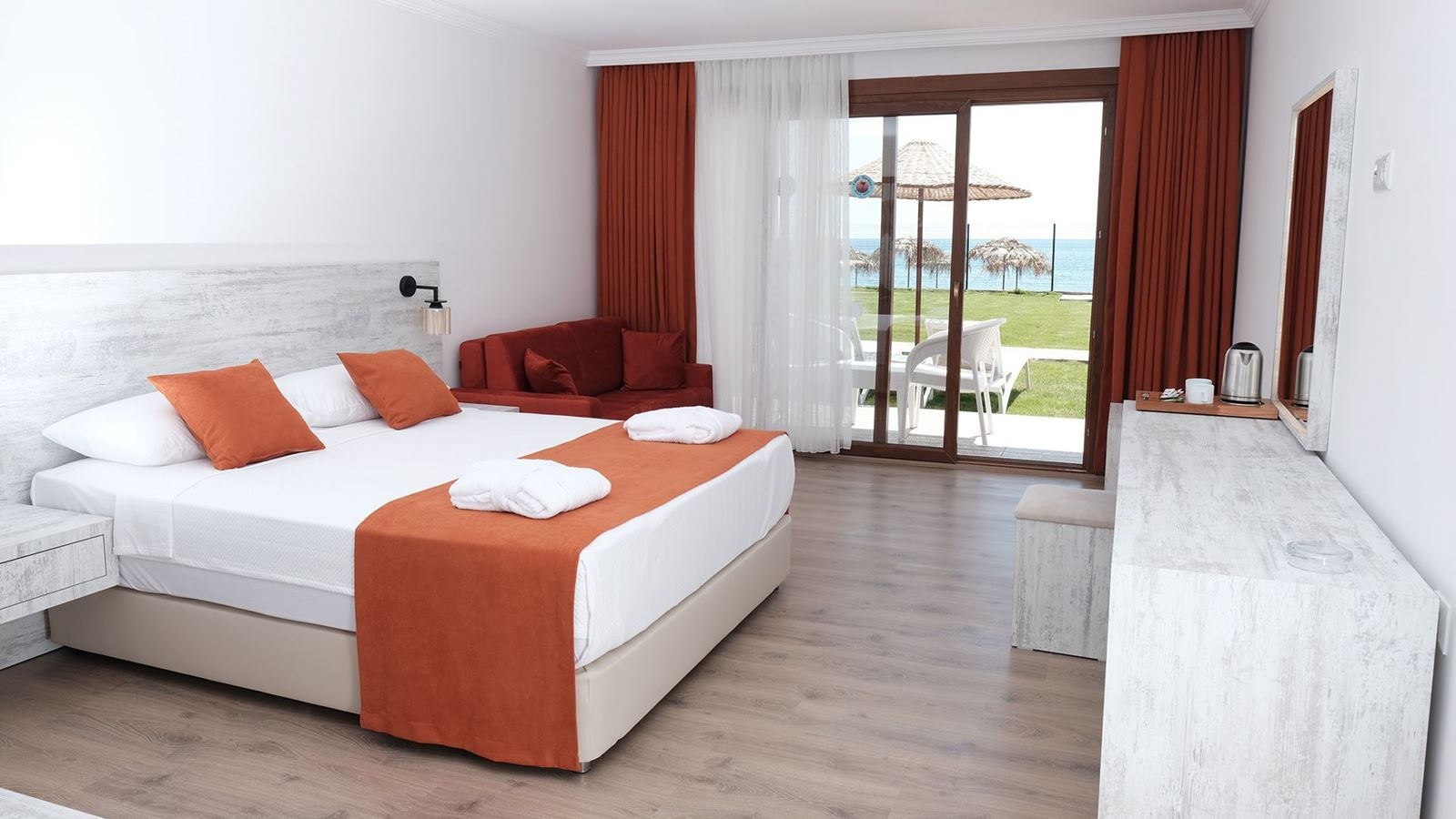 rooms-bungalow-room-+17