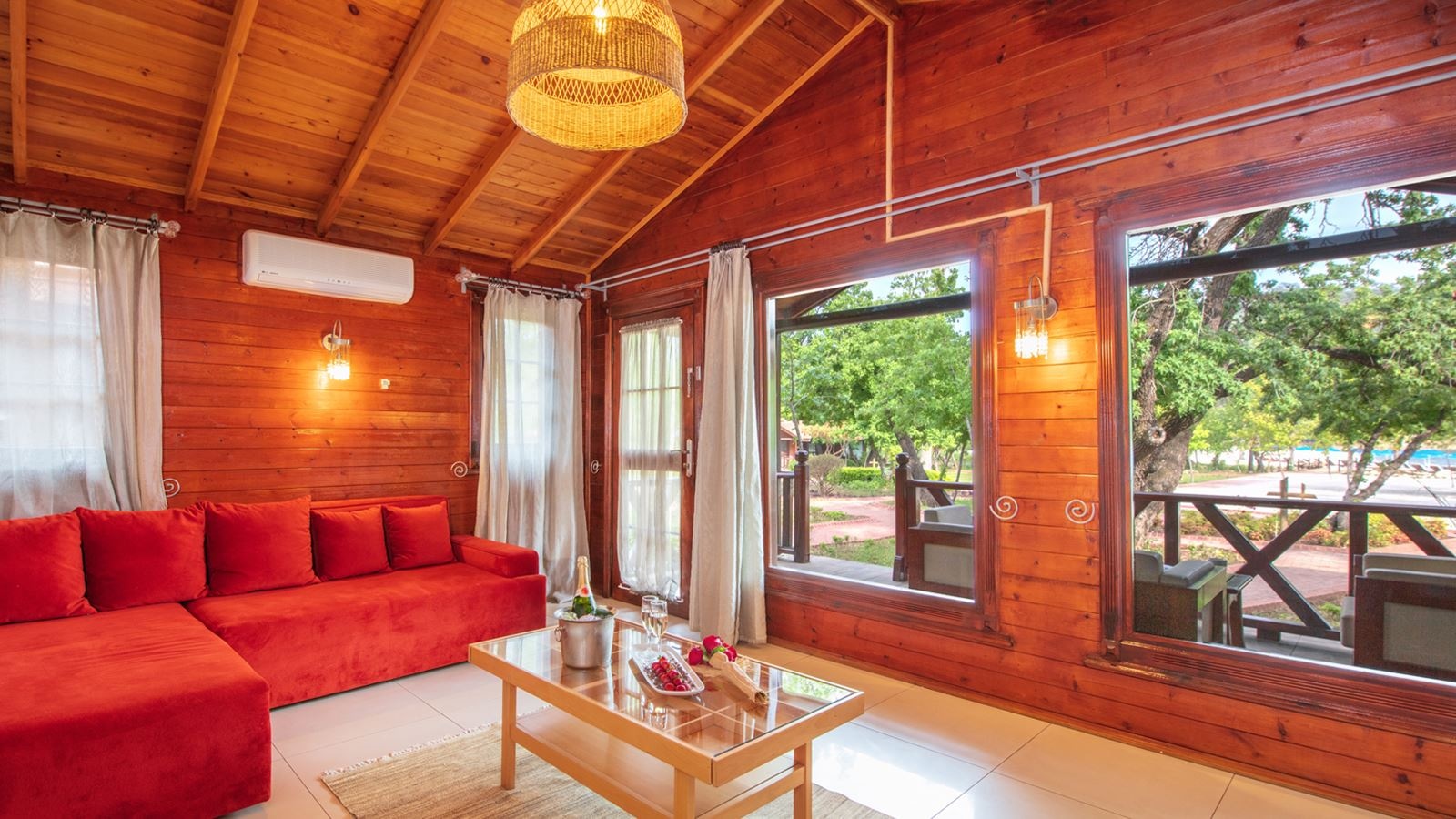 rooms-deluxe-suit-bungalow