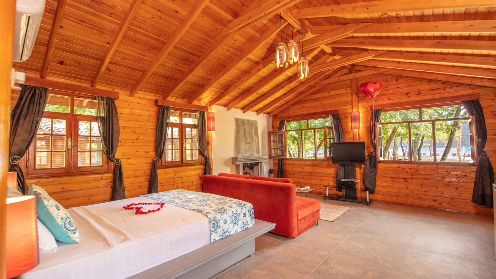 rooms-deluxe-bungalow