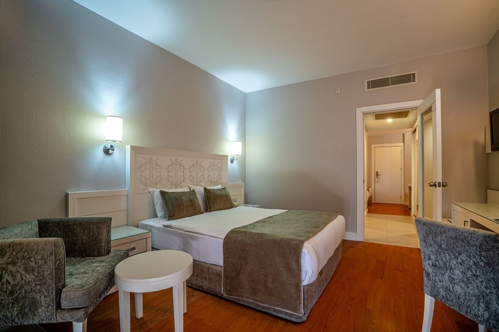 rooms-family-room-a-2-bedrooms