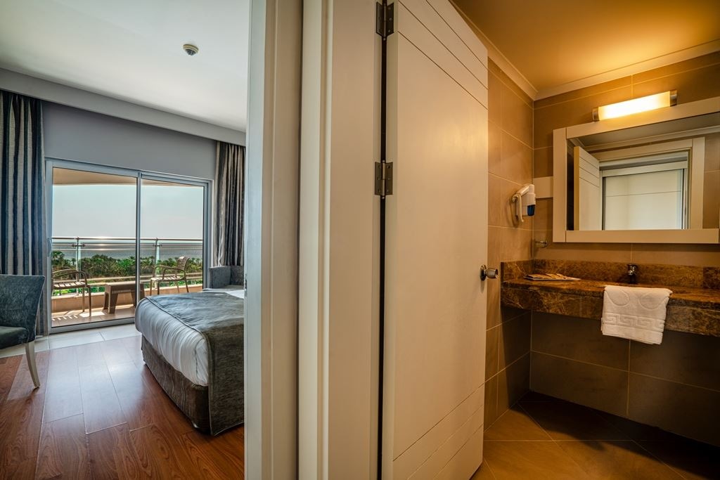 rooms-family-room-a-2-bedrooms