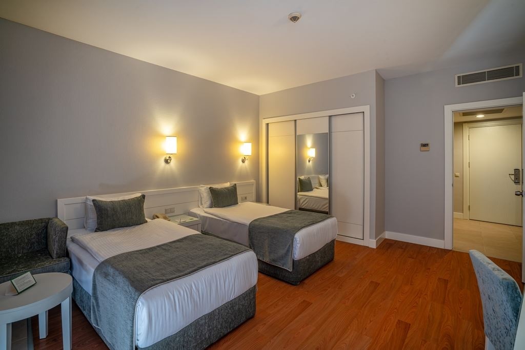 rooms-family-room-b-2-bedrooms