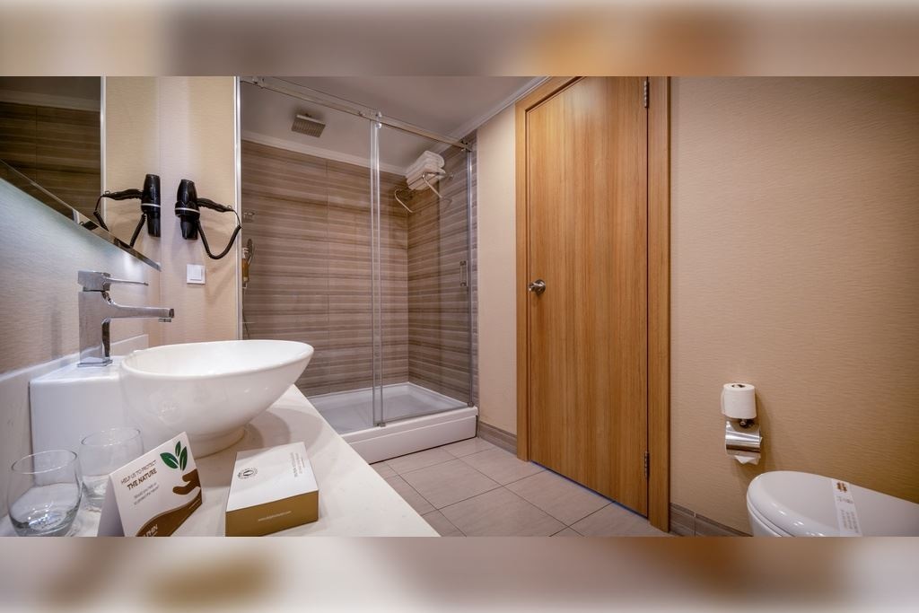 rooms-family-room-sea-side-view