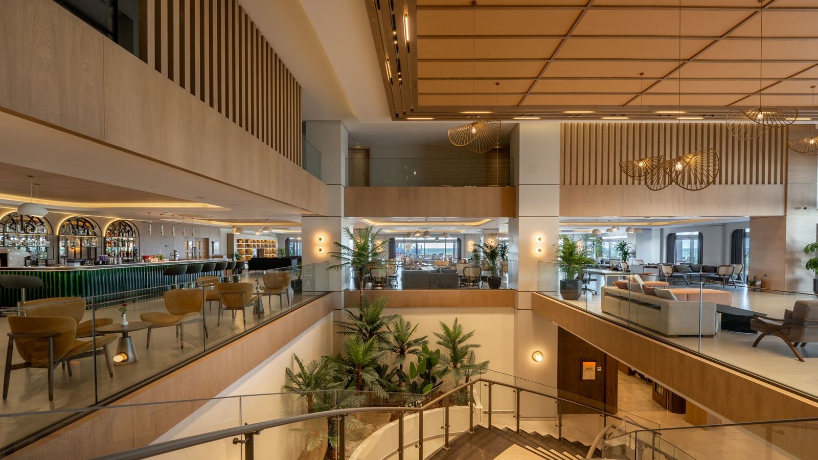 bars-brezza-pool-bar