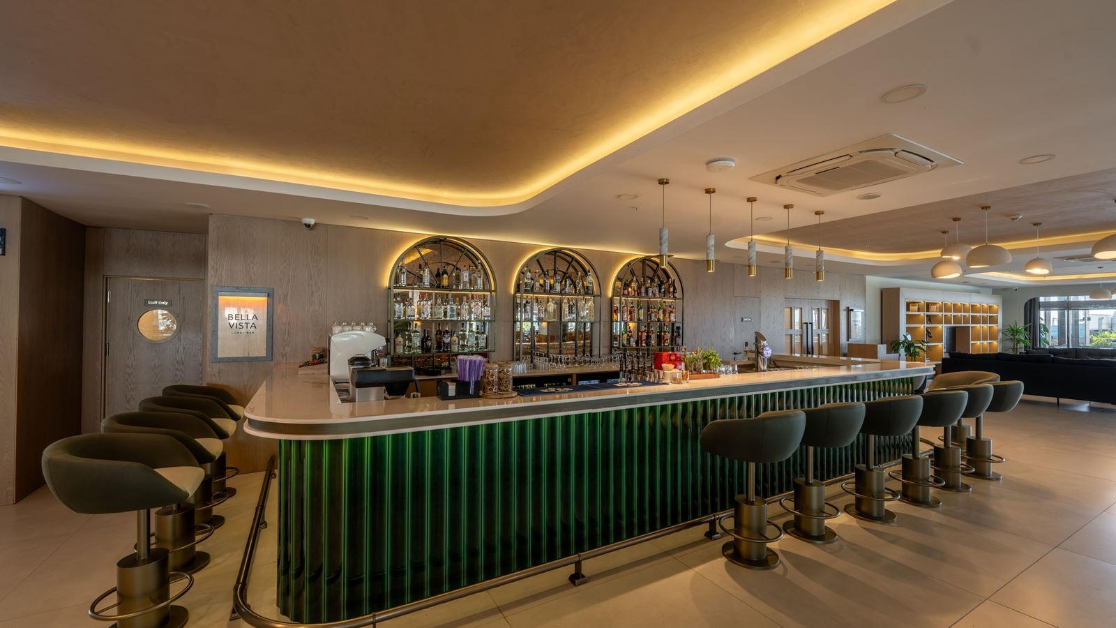 bars-brezza-pool-bar