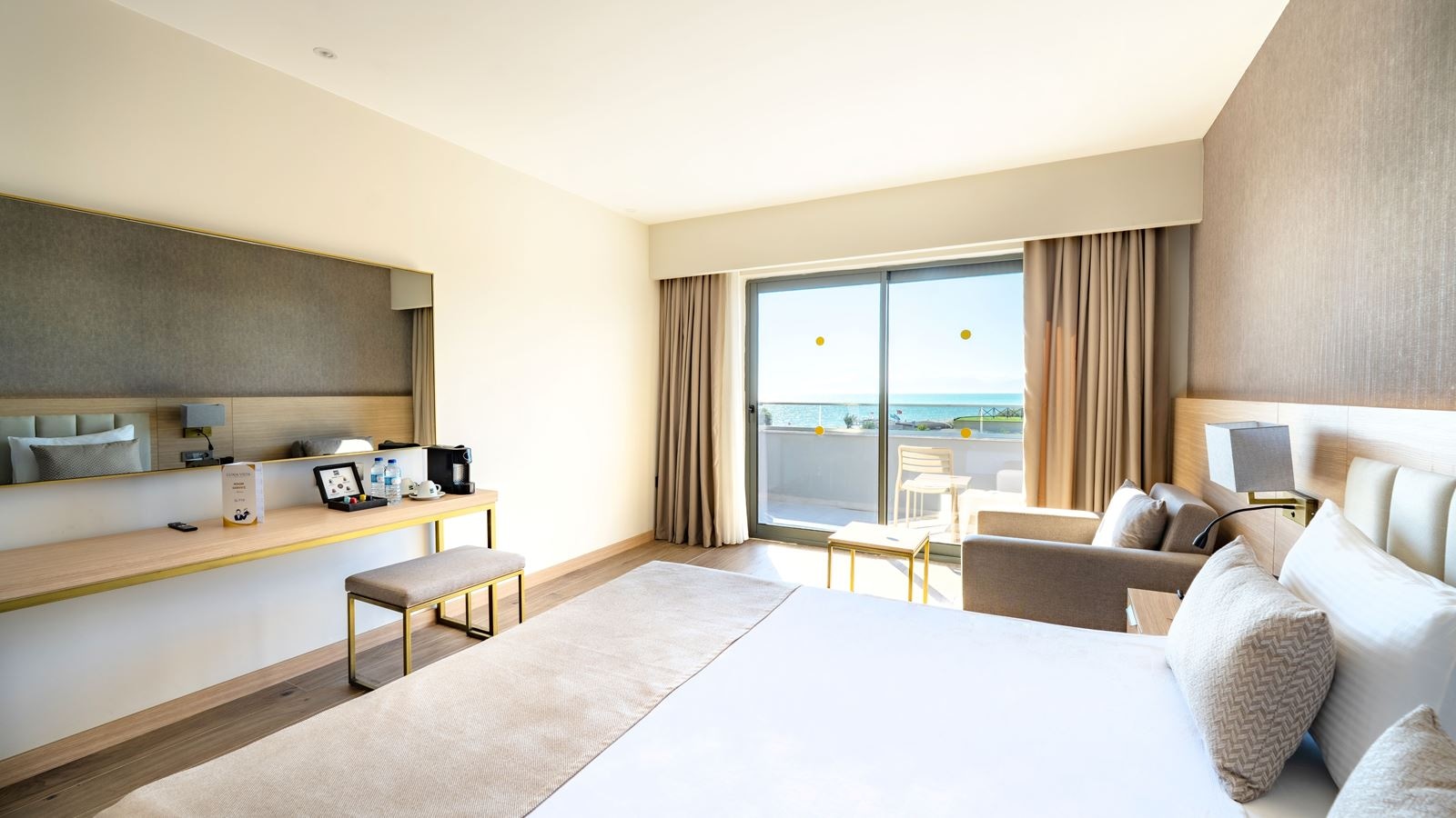 rooms-deluxe-side-sea-view-single-use