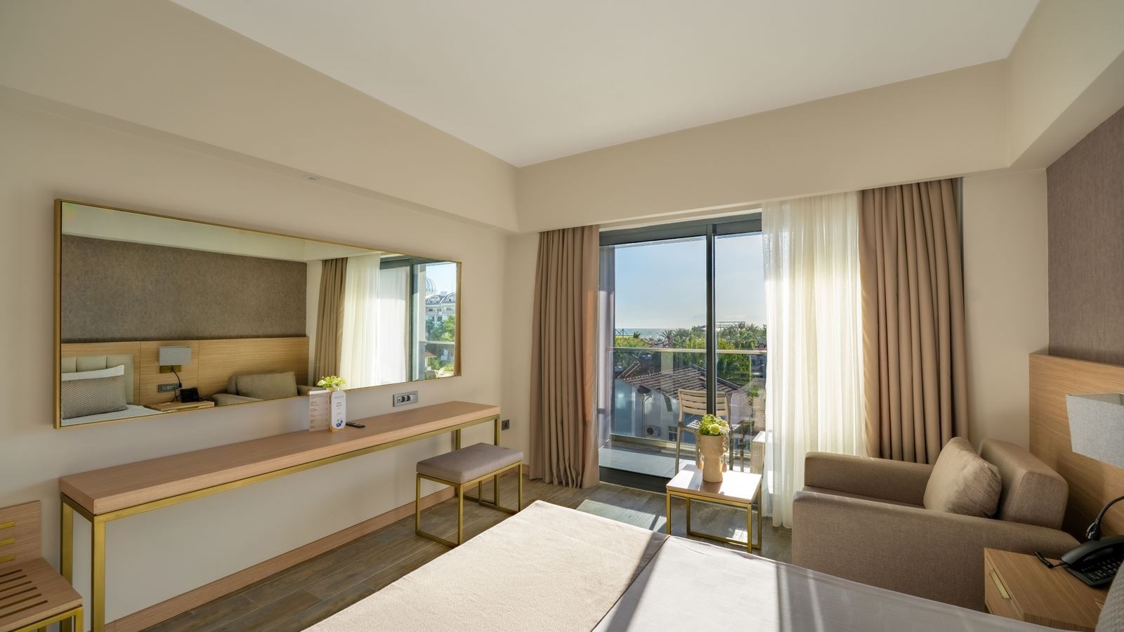 rooms-deluxe-side-sea-view-single-use