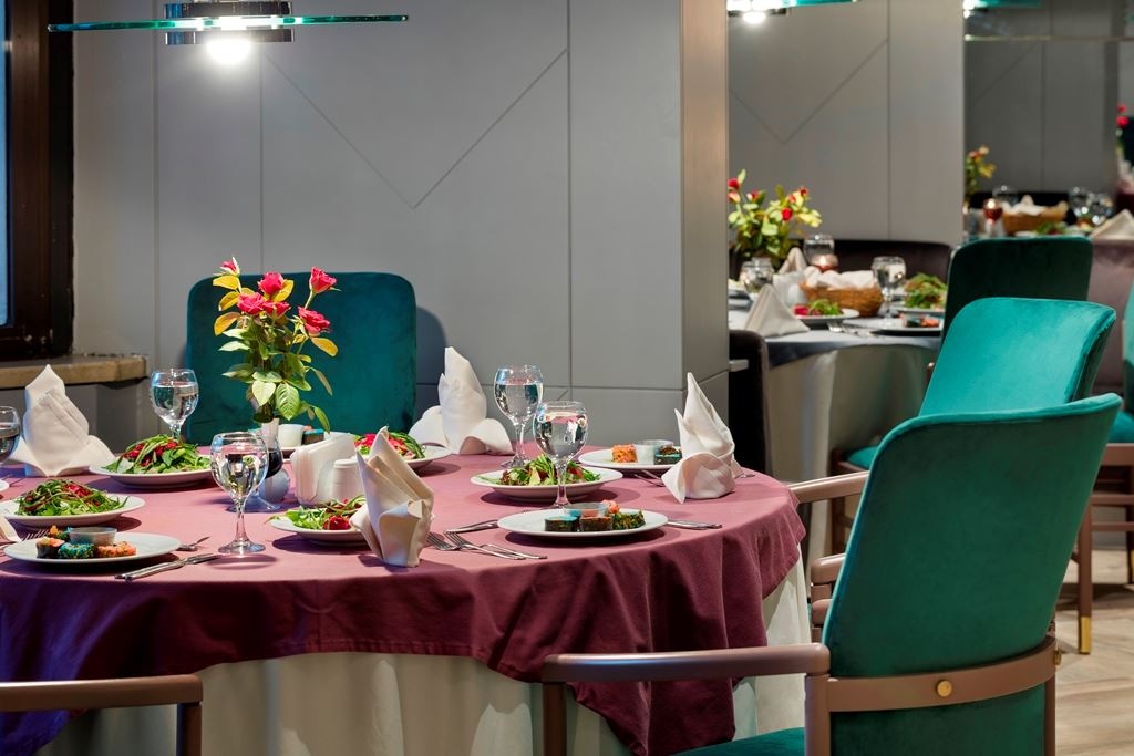 restaurants-royal-restaurant