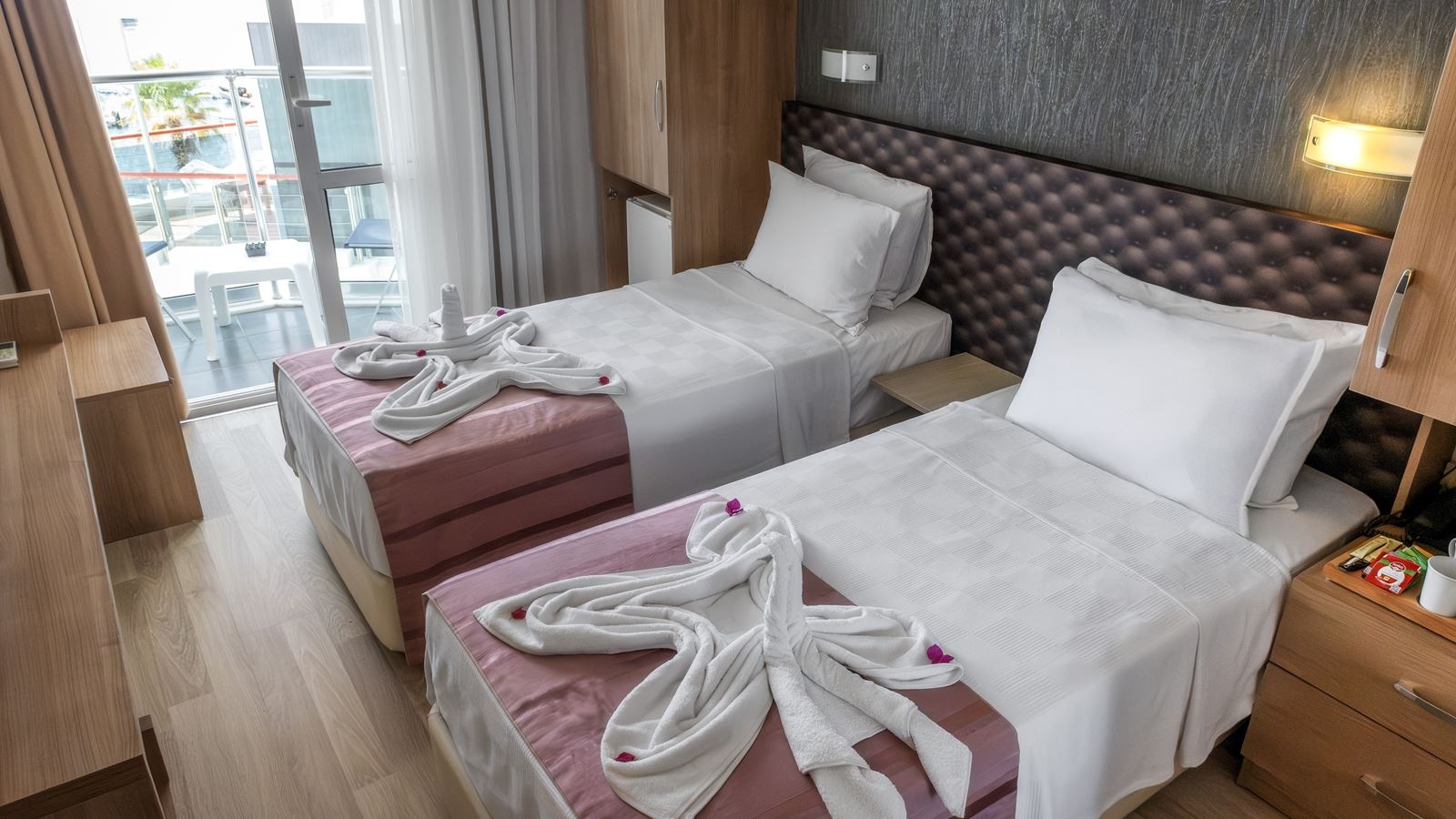 rooms-land-view-standard