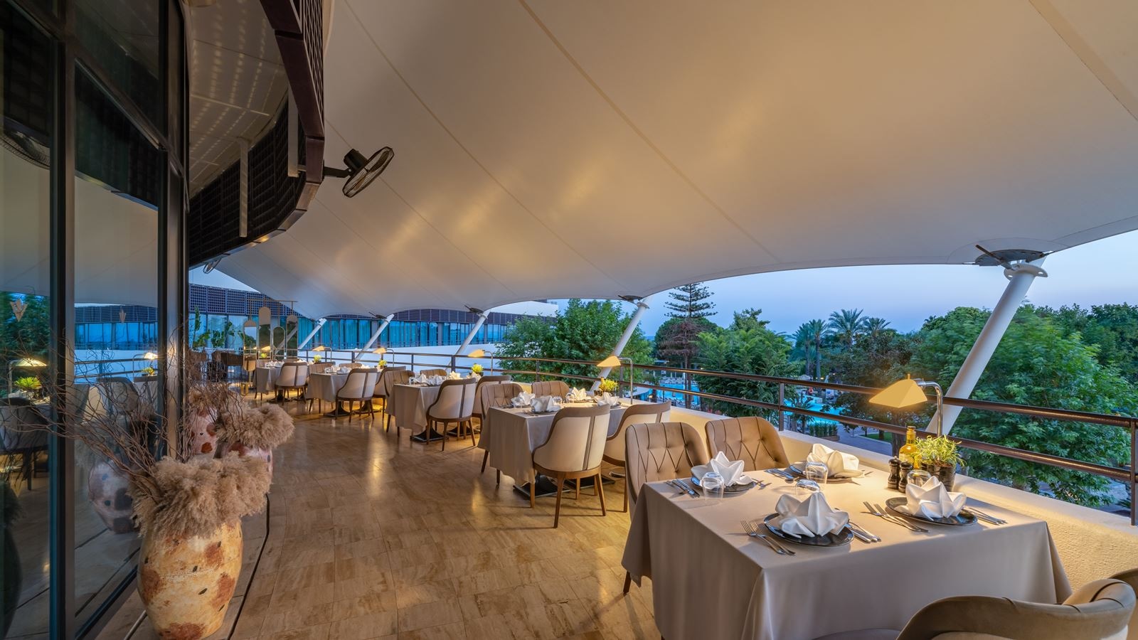 restaurants-terrace-meat-restaurant