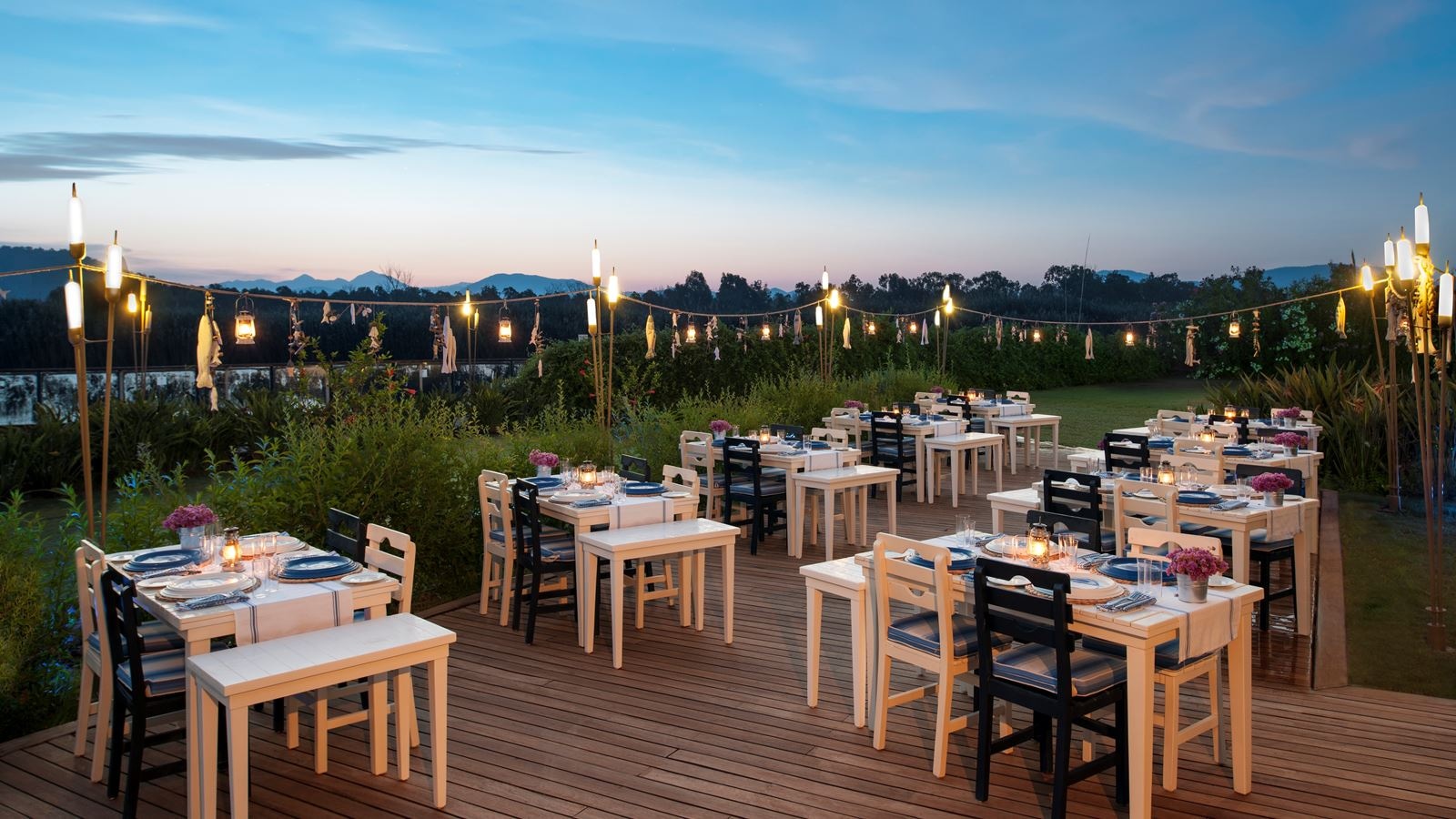 restaurants-vela-riverside-seafood-restaurant