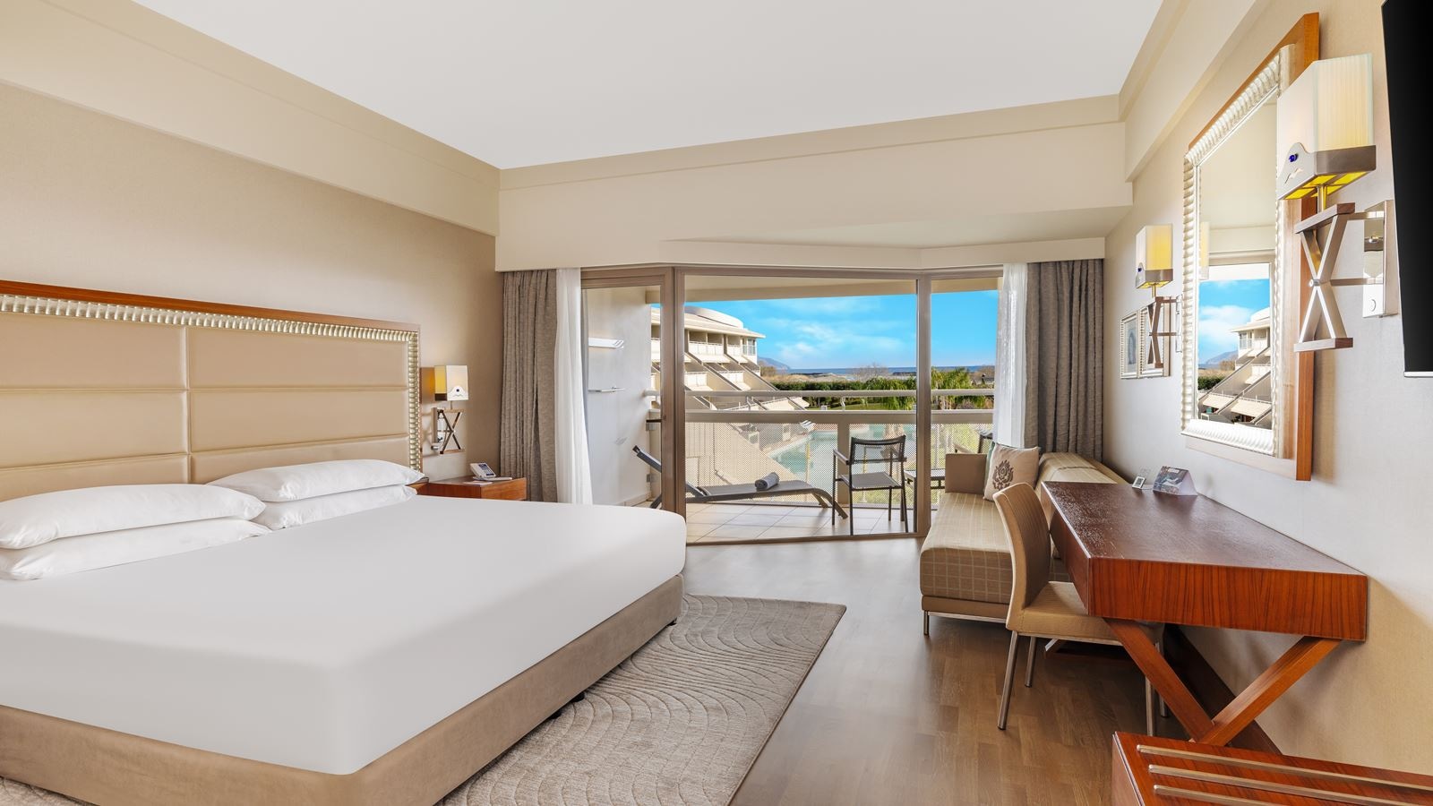 rooms-guest-room-pool-access-sea-view