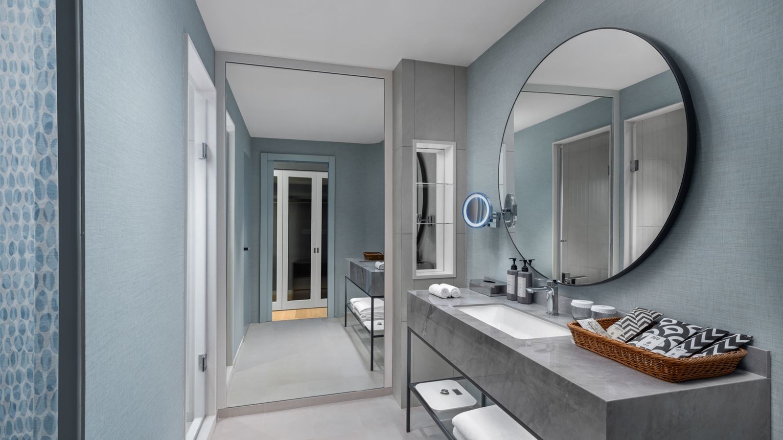 rooms-adult-deluxe-sea-view+16-age