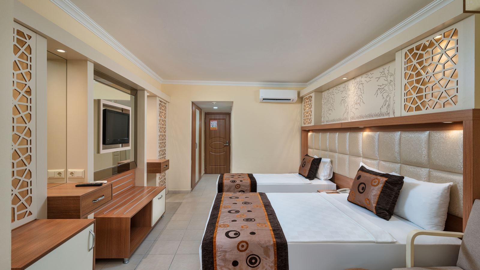 rooms-standard-side-sea-view-room