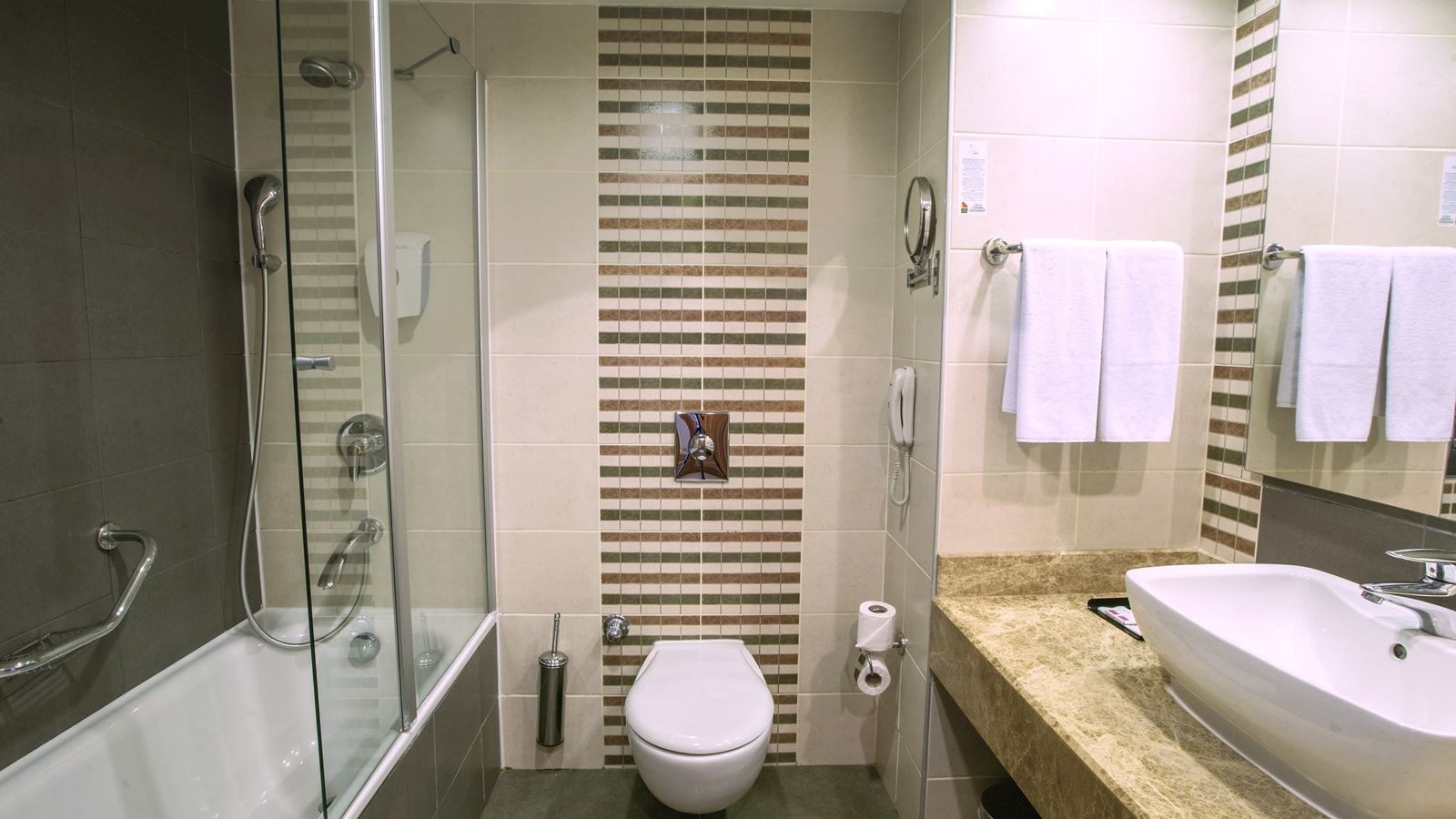 rooms-family-duplex-room-land-view