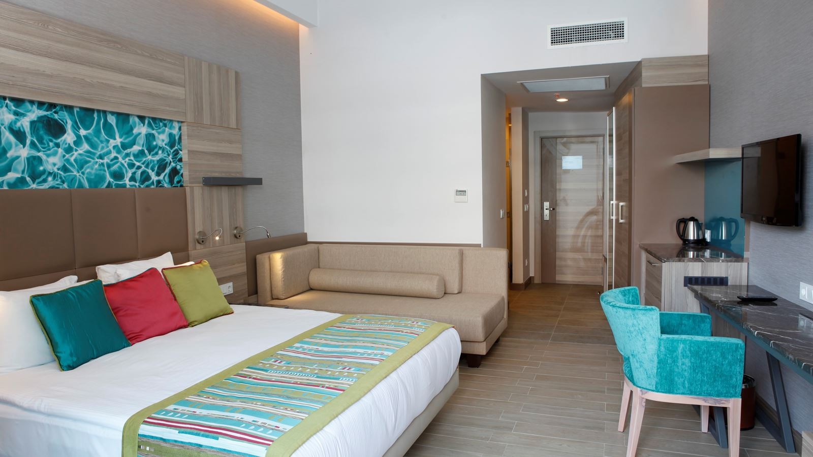 rooms-swim-up--pool-access