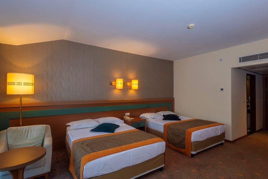 rooms-family-room-1-bedroom