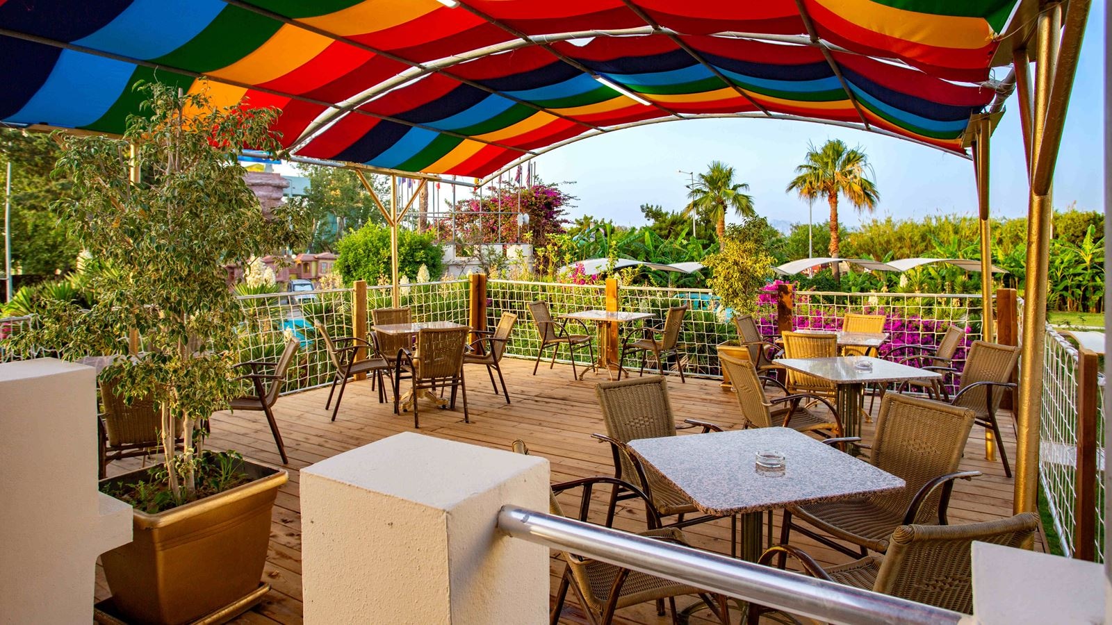 restaurants-lobby-bar