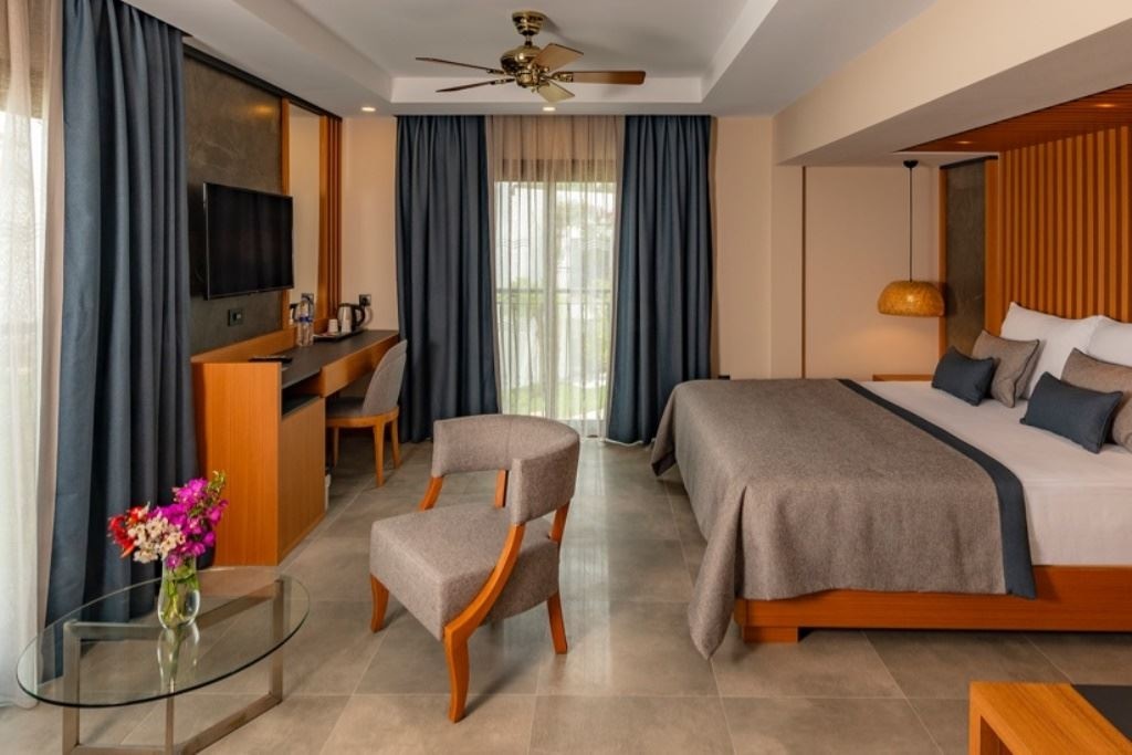 rooms-deluxe-garden-room