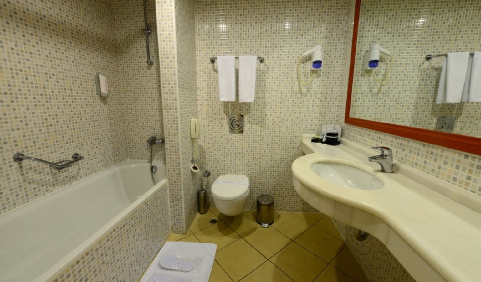 rooms-family-room-roh